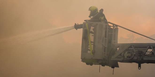 Fire devours Ontario warehouse