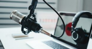 Mastering the Message: Copywriting and the Cognitive Risks of AI