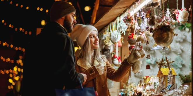 Riverside street fair to feature holiday gifts